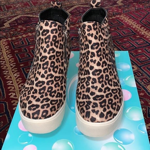 Leopard Zipper Sneakers - Picture 5 of 5